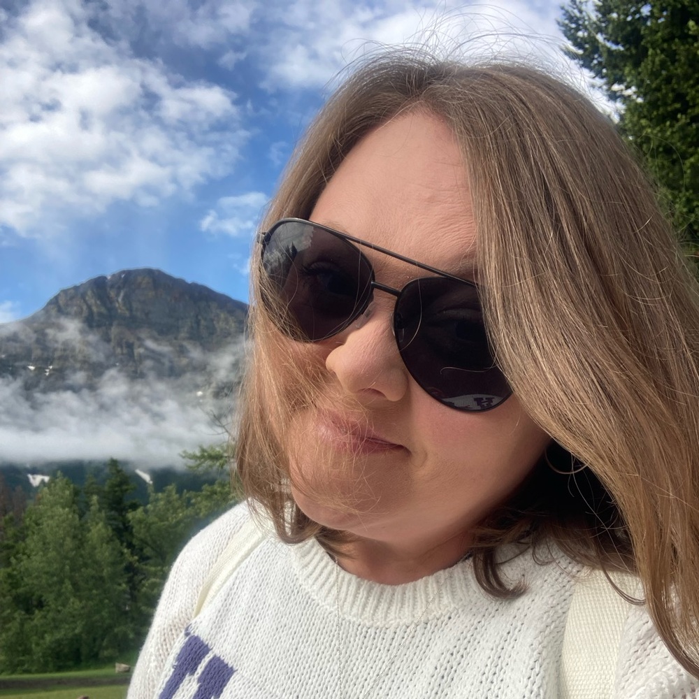 Meet your Posher, Stephanie